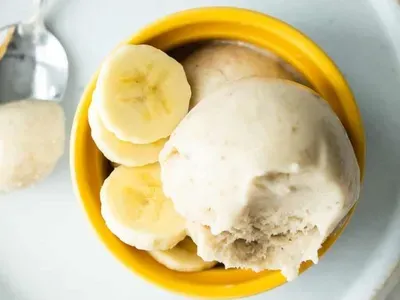 Бананове морозиво із сметани