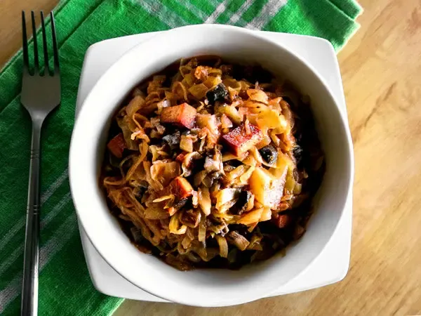 Бігос із квашеної капусти 