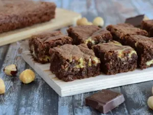 Брауні з печивом і горіхами