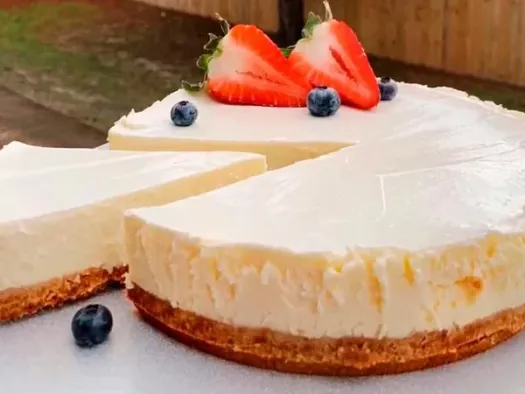 Класичний чизкейк Нью-Йорк із кремовим сиром