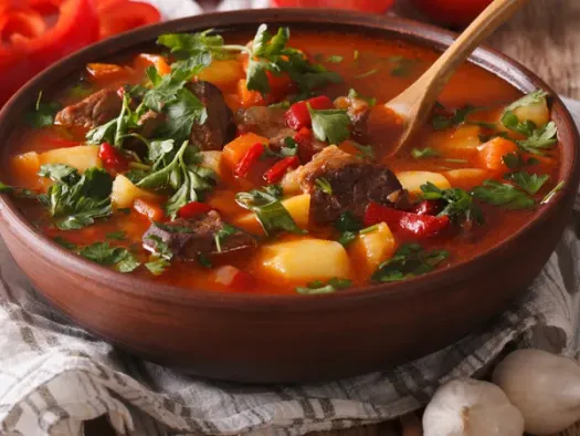 Ситний бограч з м'ясом та овочами