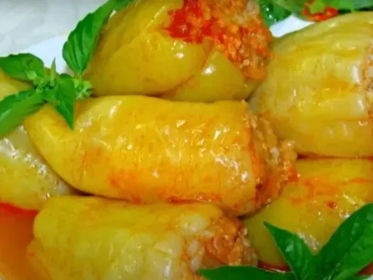 Фаршований перець з м'ясом і рисом