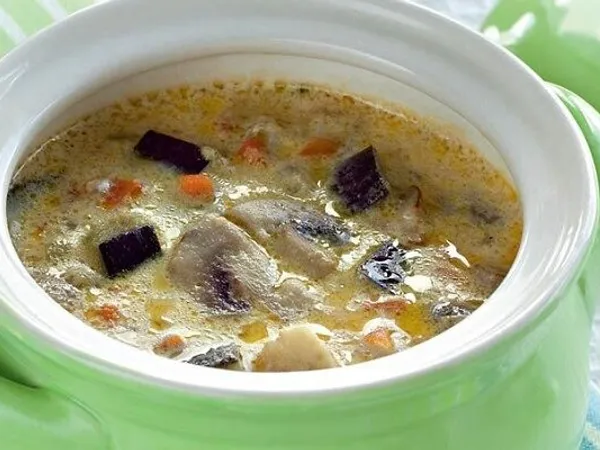 Грибний суп з баклажанами