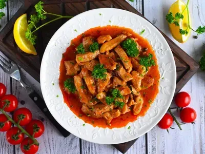 Фото: Гуляш із свинини з підливою