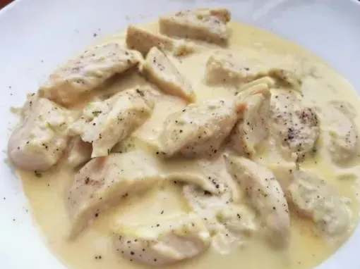 Фото: Індиче філе, тушковане зі сметаною