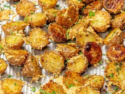 Фото: Запечена картопля з пармезаном