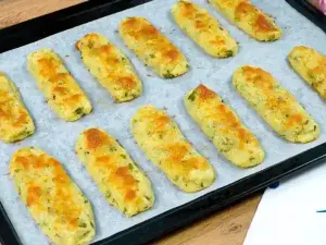 Картопляні палички з сиром та зеленню