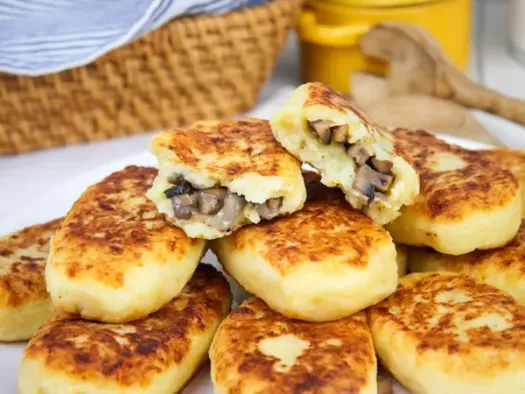 Картопляні зрази з печерицями