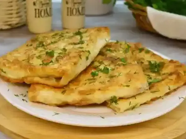 Фото: Лавашні конвертики з яйцем та сиром