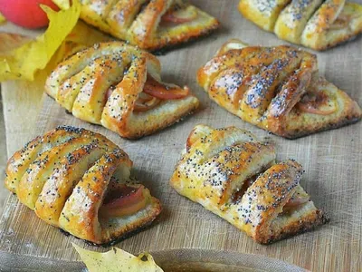 Конвертики з яблуками без дріжджів