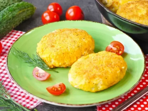 Фото: Котлети з рибного фаршу з картоплею