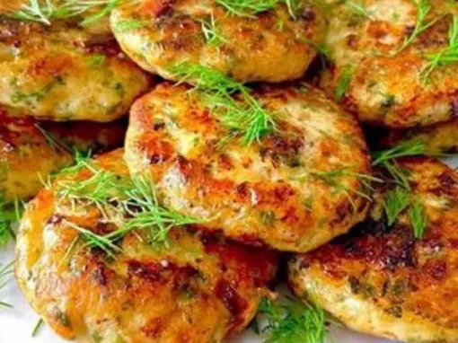 Фото: Соковиті вегетаріанські котлети з капусти та манки