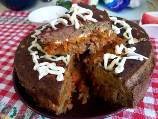 Куряча печінка по-царськи: ніжний пиріг з овочами