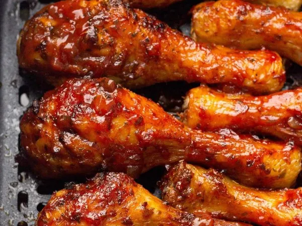 Курячі гомілки у медово-соєвому соусі, запечені у духовці