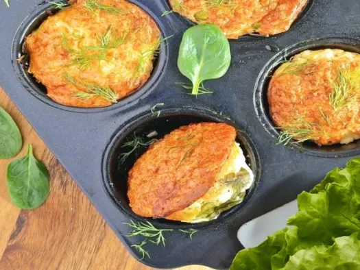 Кекси з куркою, шпинатом, горошком та кукурудзою