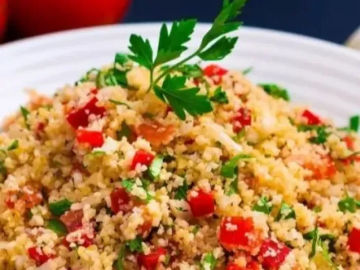 Кускус з болгарським перцем та помідорами