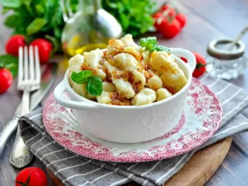 Фото: Ліниві вареники з картоплею та смаженою цибулею