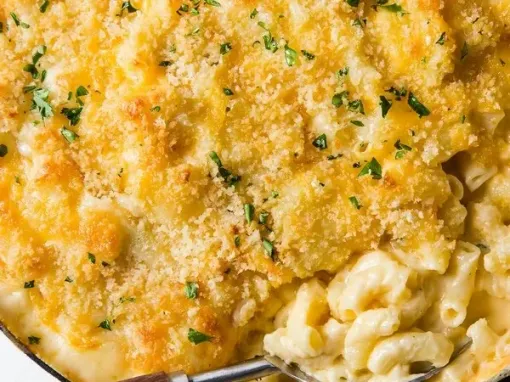 Фото: Мак енд чіз запечений з сирним соусом