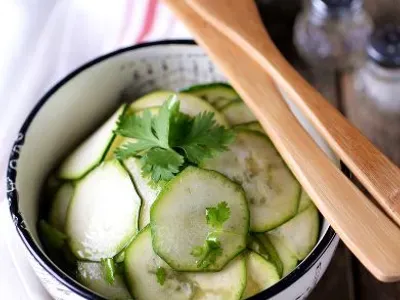 Малосольні кабачки