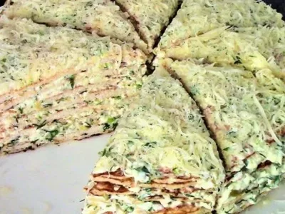 Фото: М'ясний торт з курячого філе