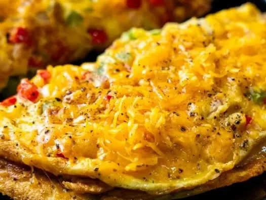 Омлет з сиром, шинкою та болгарським перцем