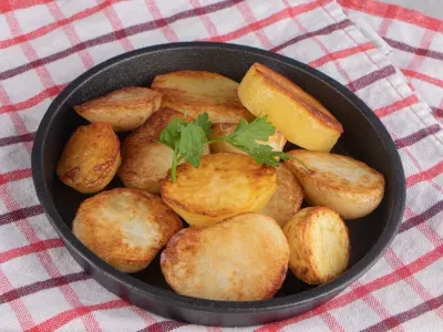 Фото: Запечена молода картопля