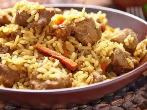 Фото: Ароматний плов зі свининою