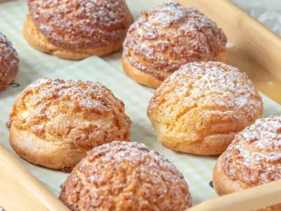 Фото: Профітролі із заварним кремом