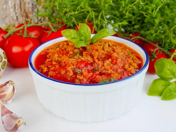 Фото: Простий соус Болоньєзе з фаршем