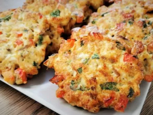 Рублені курячі котлети з овочами