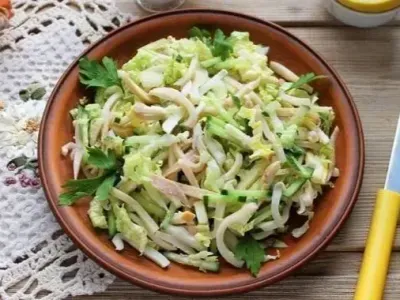 Фото: Салат з кальмаром