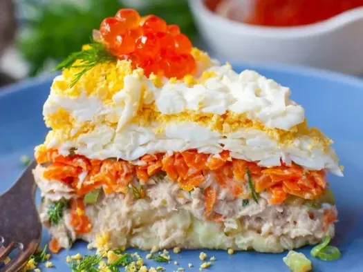 Салат "Мімоза" з оселедцем, овочами та сиром