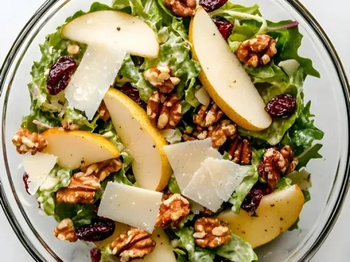 Фото: Салат з грушею, пармезаном та горіхами