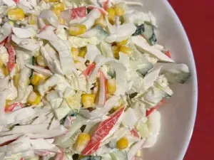 Салат з пекінської капусти і крабових паличок