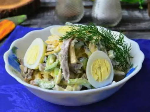 Фото: Салат з яловичого язика та свіжих огірків