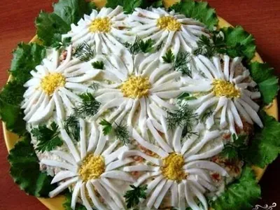 Салат "Ромашка" з консервою