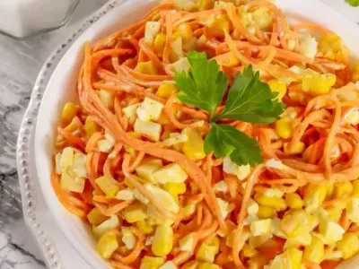 Фото: Салат з сиром "Косичкою"