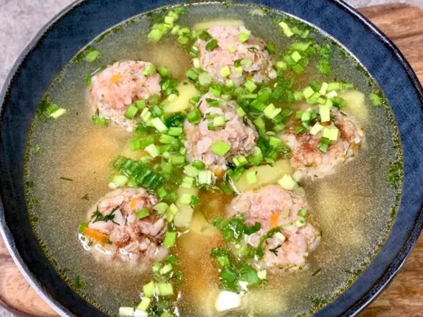 Швидкий суп з фрикадельками