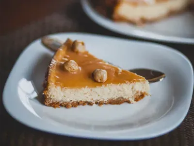Фото: Львівський сирник з солоною карамеллю