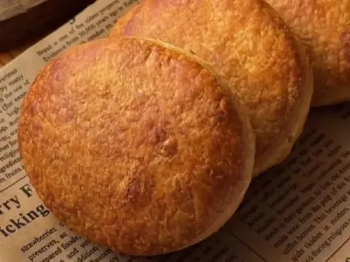 Слойки з картоплею та грибами