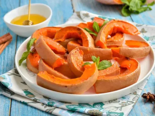 Фото: Солодкий гарбуз запечений з медом та корицею