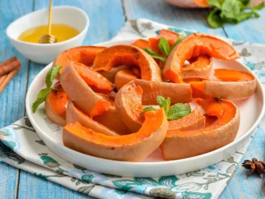 Солодкий гарбуз запечений з медом та корицею