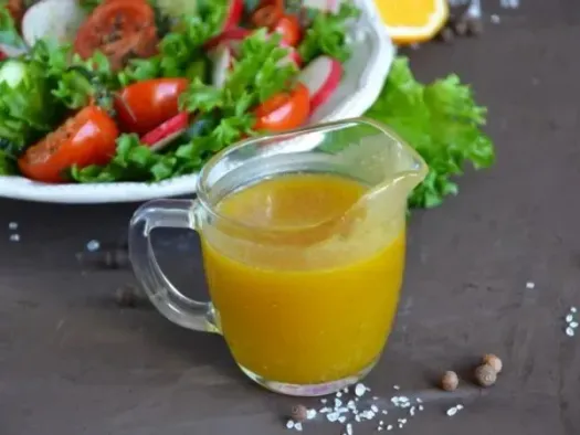 Медово-гірчичний соус для салатів та м'яса