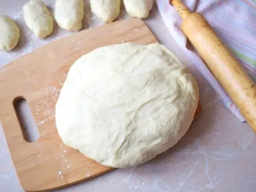 Тісто для пиріжків на сухих дріжджах з молоком