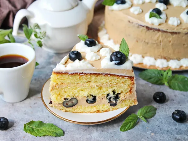 Фото: Торт із готових коржів