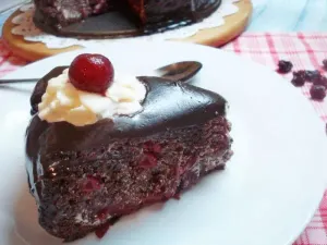 Фото: Торт П'яна вишня