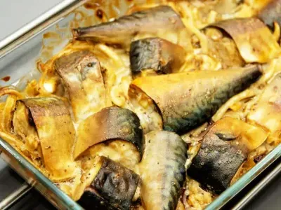 Тушкована скумбрія