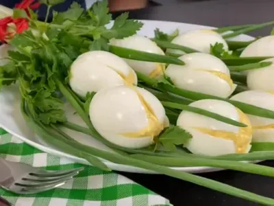 Закуска з яєць “Білі тюльпани"