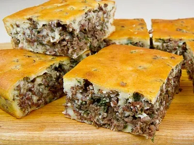 Фото: Заливний м'ясний пиріг