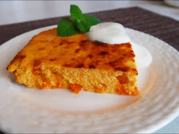 Сирна запіканка з морквою та родзинками